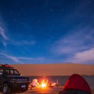 stargazing-in-desert.webp